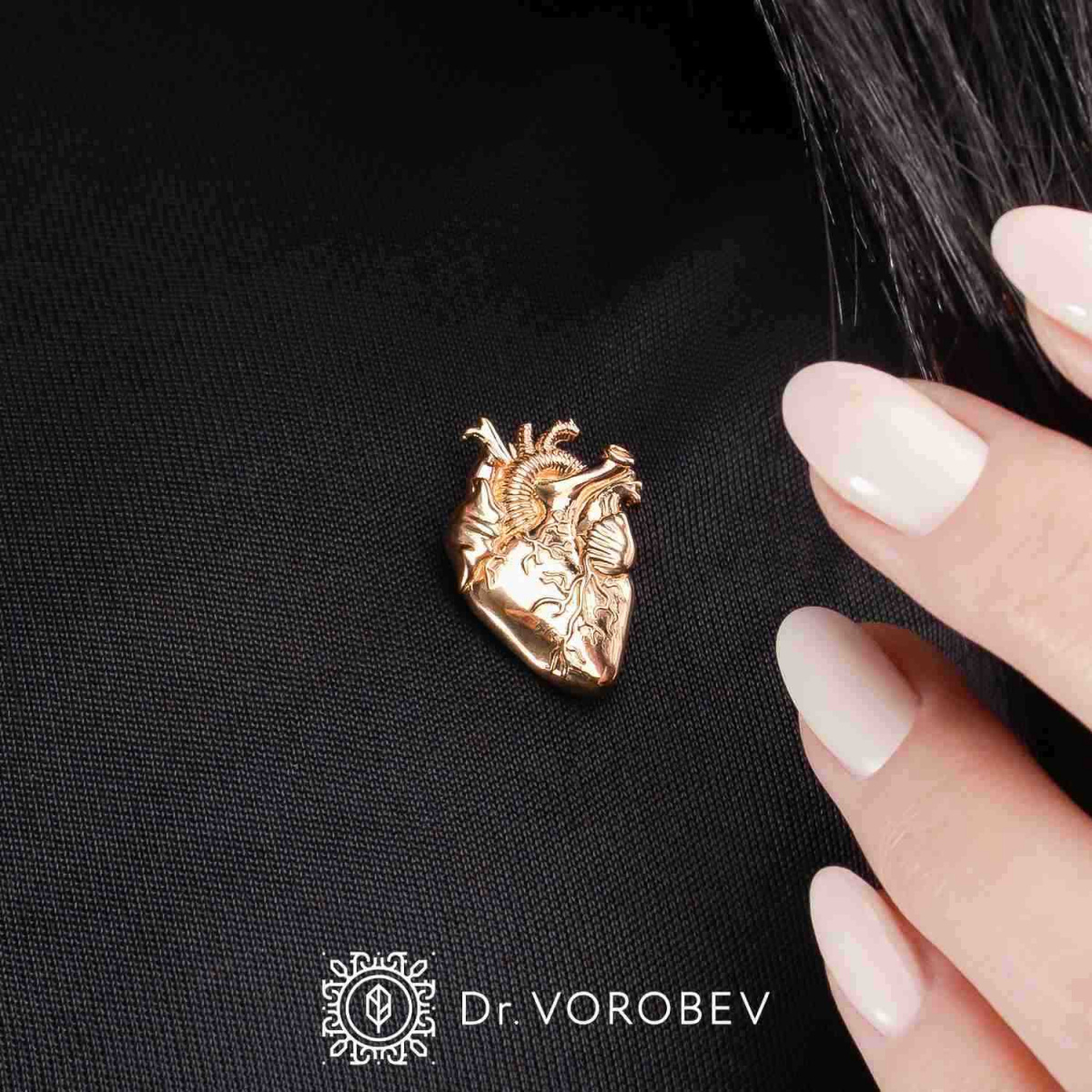 Брошь "Сердце с сосудами" Au 585