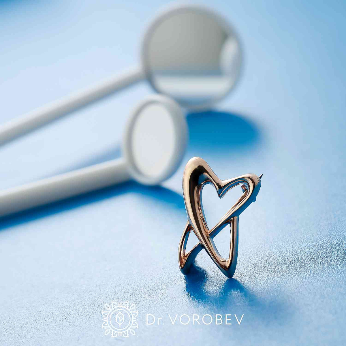 Брошь "Зуб Силуэт" Au 585